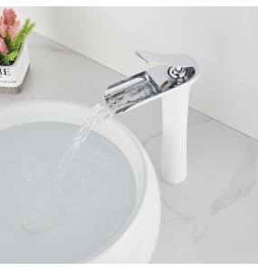 Luxurious Bathroom Basin Faucet Brass Deck Mounted White Mixer Taps Single Handle Hot Cold Water Mixer Tap