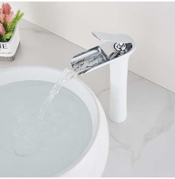 Luxurious Bathroom Basin Faucet Brass Deck Mounted White Mixer Taps Single Handle Hot Cold Water Mixer Tap