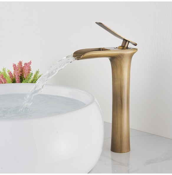 Luxurious Bathroom Basin Faucet Brass Deck Mounted White Mixer Taps Single Handle Hot Cold Water Mixer Tap