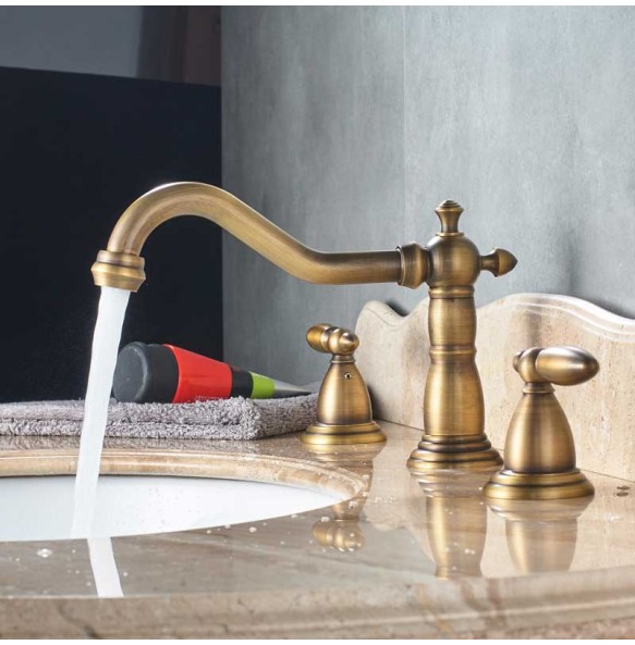 Dual Handle Basin Faucet Widespread Brass Basin Sink Mixer Tap Antique Brass 3 Holes Bath Sink Hot Cold Water Tap